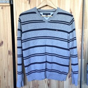 Tommy Hilfiger V-neck sweater (medium)
